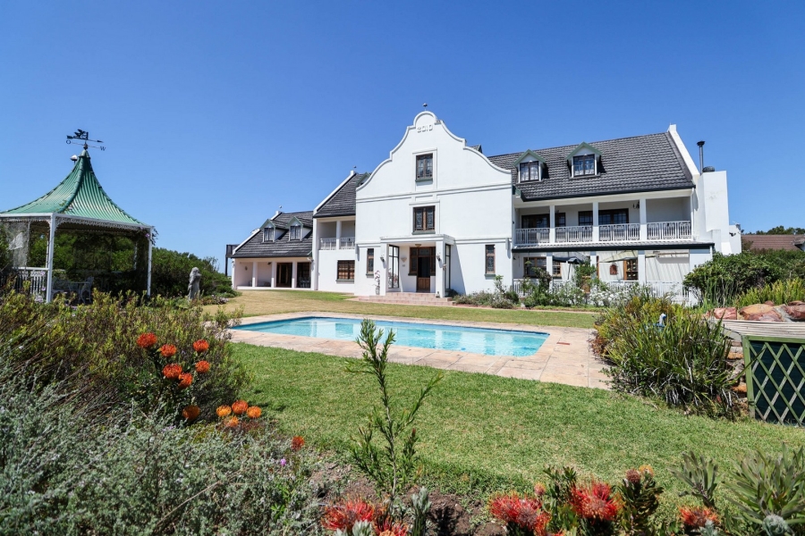 10 Bedroom Property for Sale in Aalwyndal Western Cape